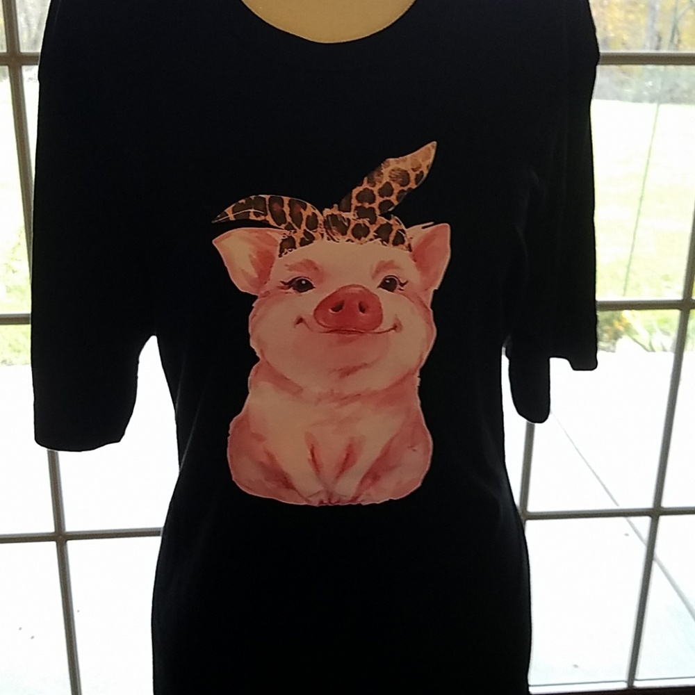 🎉🎉HP ❤❤ 2/10/19🎈Sassy & Sexy Piggie Tshirt